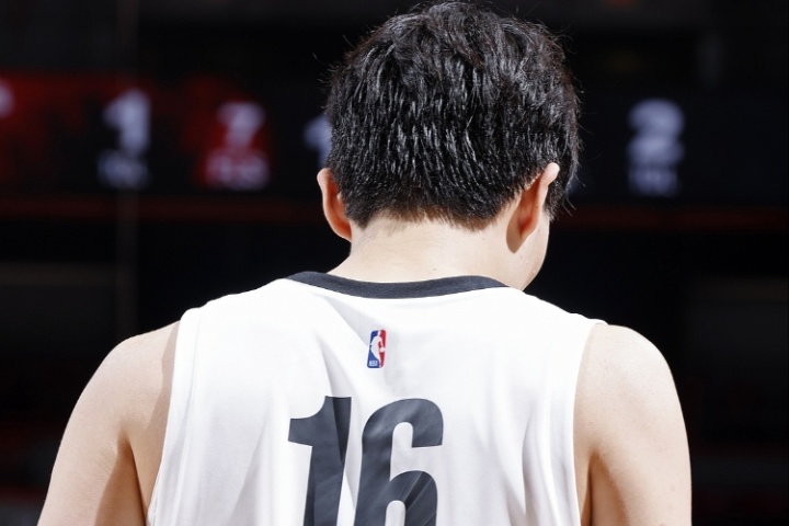 Kaiyun-上演单手劈扣你给杨瀚森本场的表现打几分