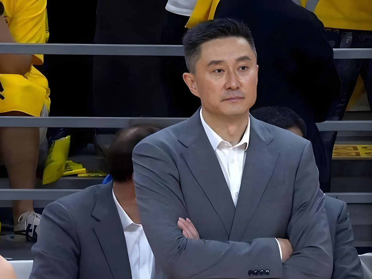 移动体育平台-CBA名记质疑杜锋：第四节比赛，为何要弃用徐杰？